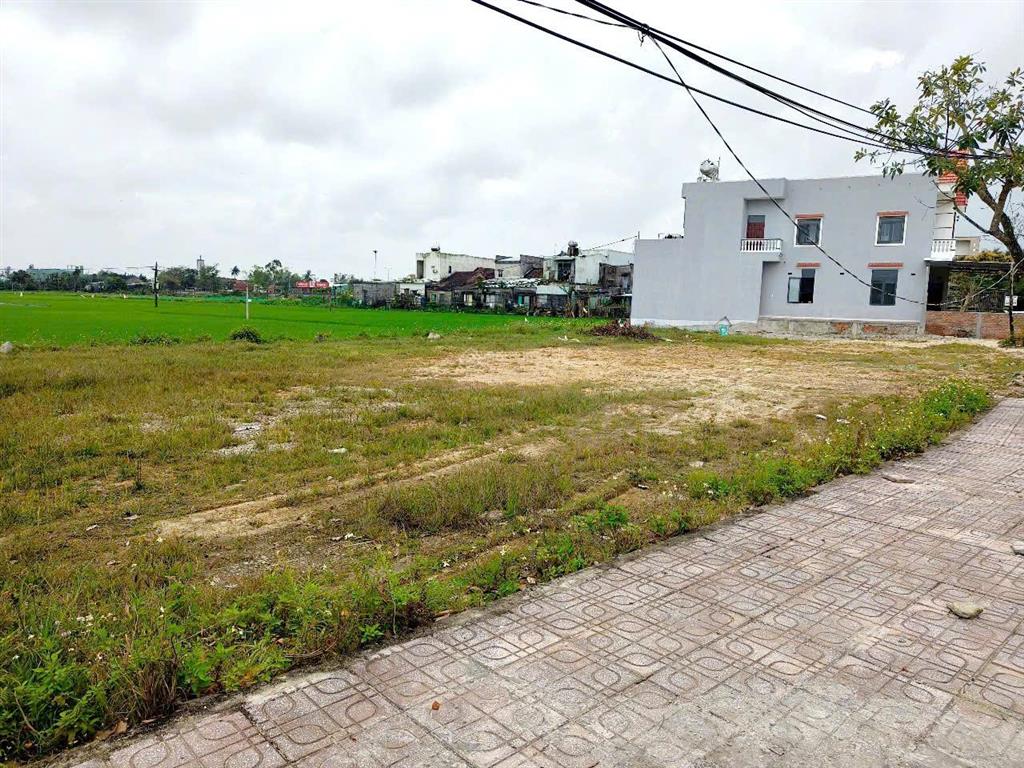 Bán 2 lô đất đường 30m thông xuống biển, ngay chợ ngọc phô, thăng bình, giá 1,65 tỷ