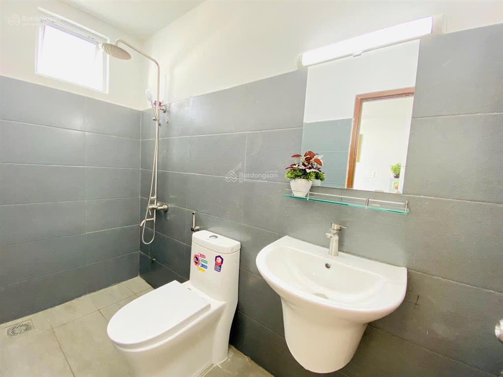 Cho thuê chdv 1pn 2 ban công mặt tiền, máy giặt riêng, free dọn phòng, thay drap ngay cầu thị nghè