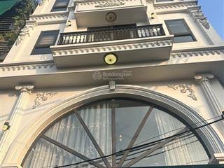 Siêu phẩm nhà phố sài đồng, 6 tầng 45m2 lô góc, thang máy, gara 2 ô tô. full nội thất. hơn 12 tỷ