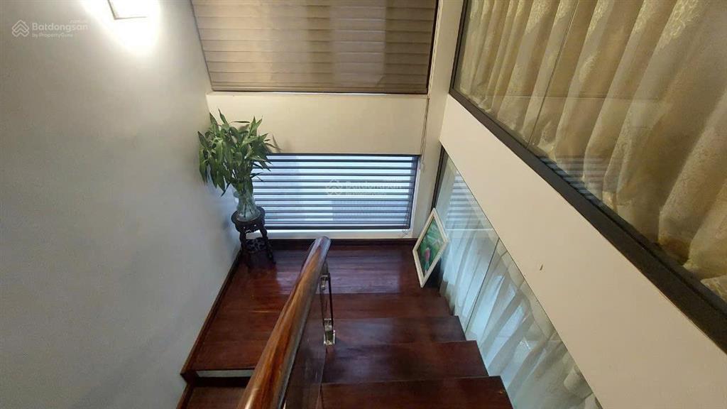Bán biệt thự cổ phố lâm hạ, 90m 4 tầng , vỉa hè,dân trí, khu vực đẹp nhất long biên. nhỉnh 30 tỷ
