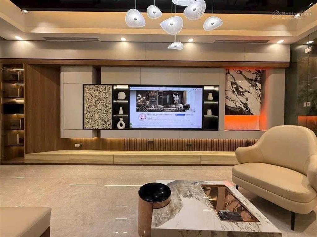 Bán nhà ngọc thụy, lb. 5 tầng 80m2, thang máy, ô tô đỗ cửa, chỉ hơn 100tr/m2