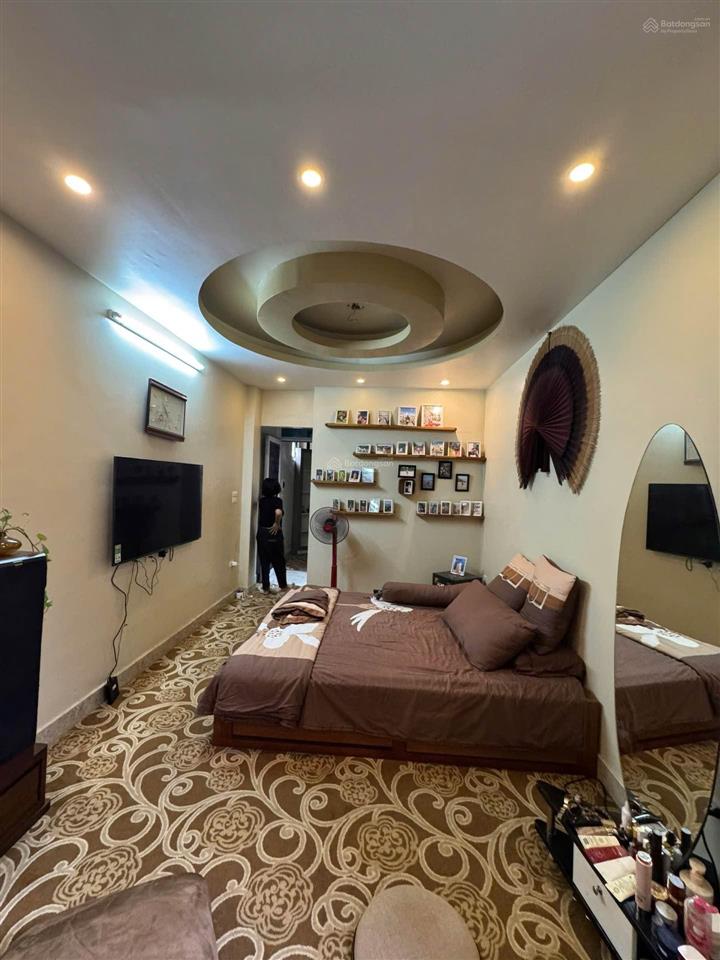 Bán nhà ái mộ, bồ đề, lb. 32m2 5 tầng, ngay bệnh viện tâm anh, ô tô đỗ gần. hơn 7 tỷ