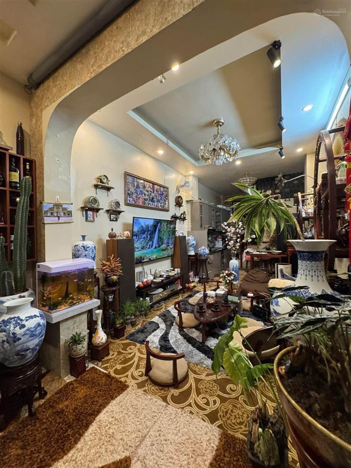 Bán nhà ái mộ, bồ đề, lb. 32m2 5 tầng, ngay bệnh viện tâm anh, ô tô đỗ gần. hơn 7 tỷ