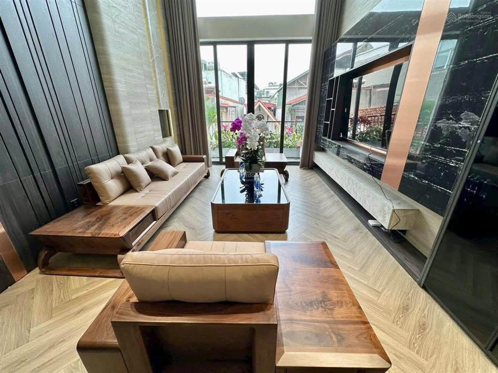 Bán nhà mặt ngõ nguyễn văn cừ, long biên. 7 tầng, 95m2, mặt ngõ ô tô tránh, 2p ra bv tâm anh