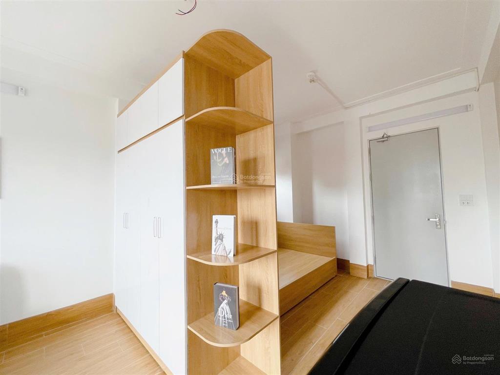 Cho thuê studio rộng nguyên sàn tại mặt đường nhân hòa full đồ, máy giặt riêng, ô tô đỗ cửa
