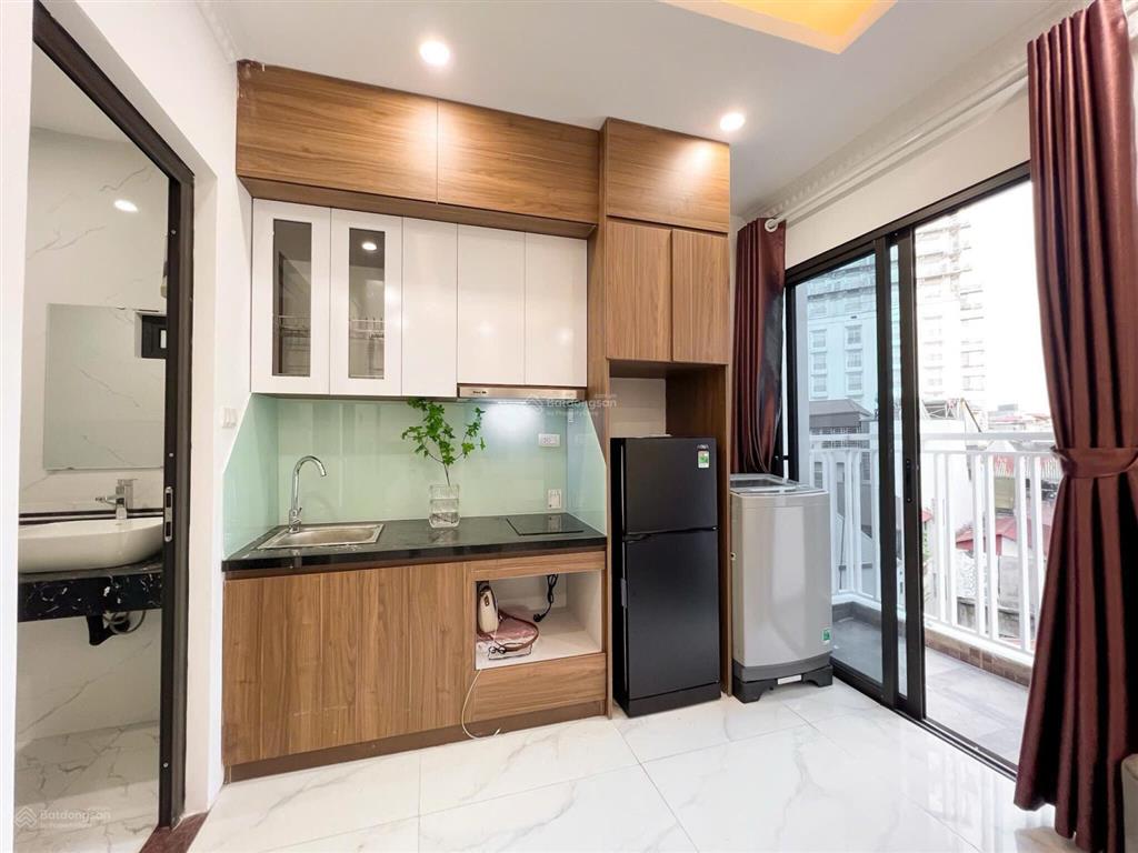 Chính chủ cho thuê ccmn đội cấn, ba đình đầy đủ nội thất, có ban công thoáng, có máy giặt riêng