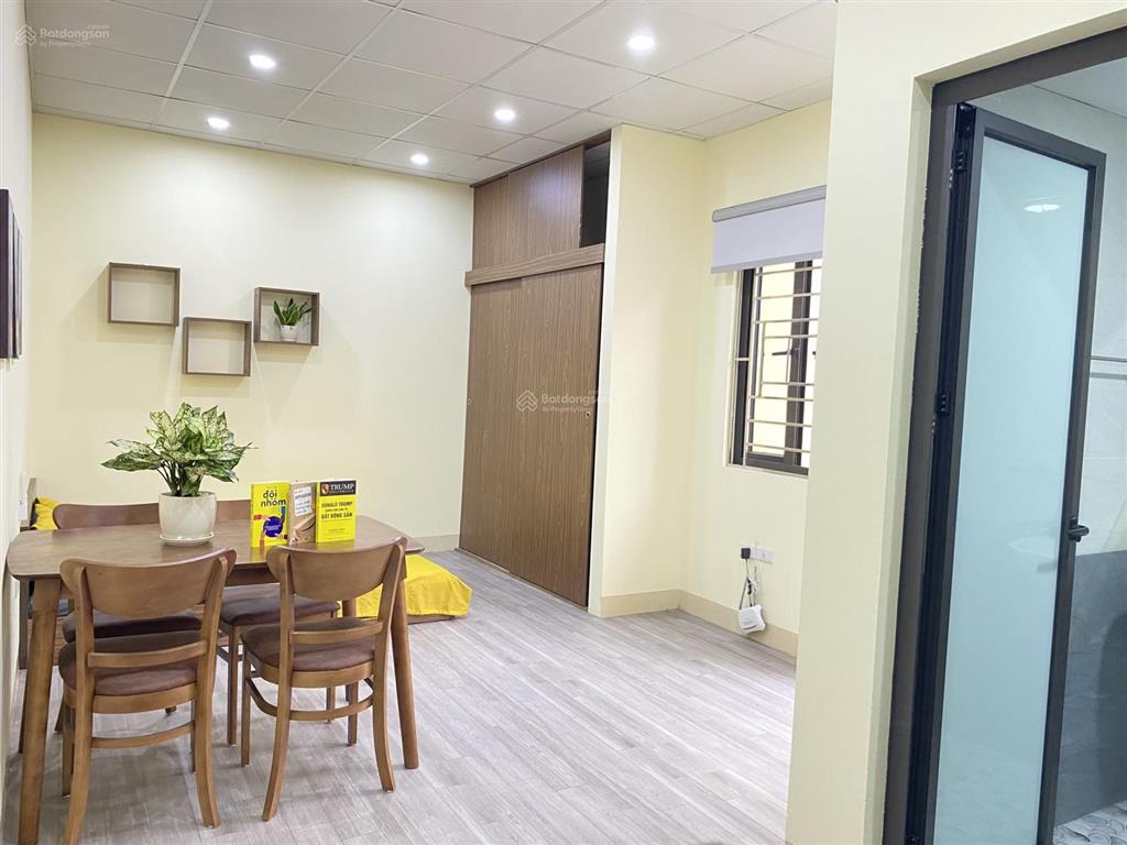 Chính chủ cho thuê phòng studio phòng ban công tại 79 cầu giấy full đồ cơ bản ở luôn