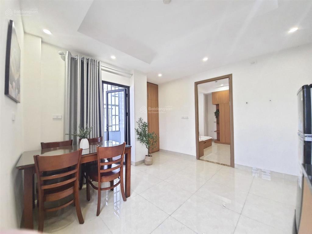 Cho thuê ccmn 1n1k 45m2 tại quan nhân, nhân chính có máy giặt riêng, ban công thoáng