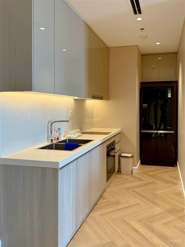 Bán căn 2n2w 70m2 tại toà victoria dự án vinhomes smart city. giá 5.7 tỷ bao phí.  0368 191 ***