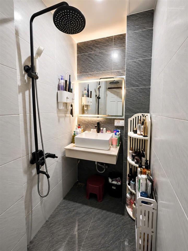 Cho thuê nhà nguyên căn ngay trong lòng chợ f18 vừa ở vừa kinh doanh