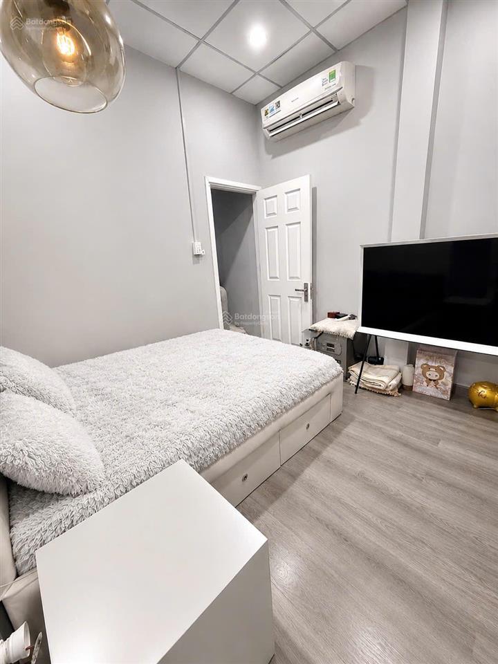 Cho thuê nhà nguyên căn ngay trong lòng chợ f18 vừa ở vừa kinh doanh