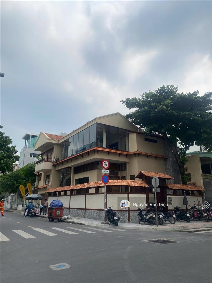 Siêu vị trí !! tòa nhà góc 2 măt đường lương định của quận 2  dt 10x20m  hầm 7 tầng giá 75 tỷ