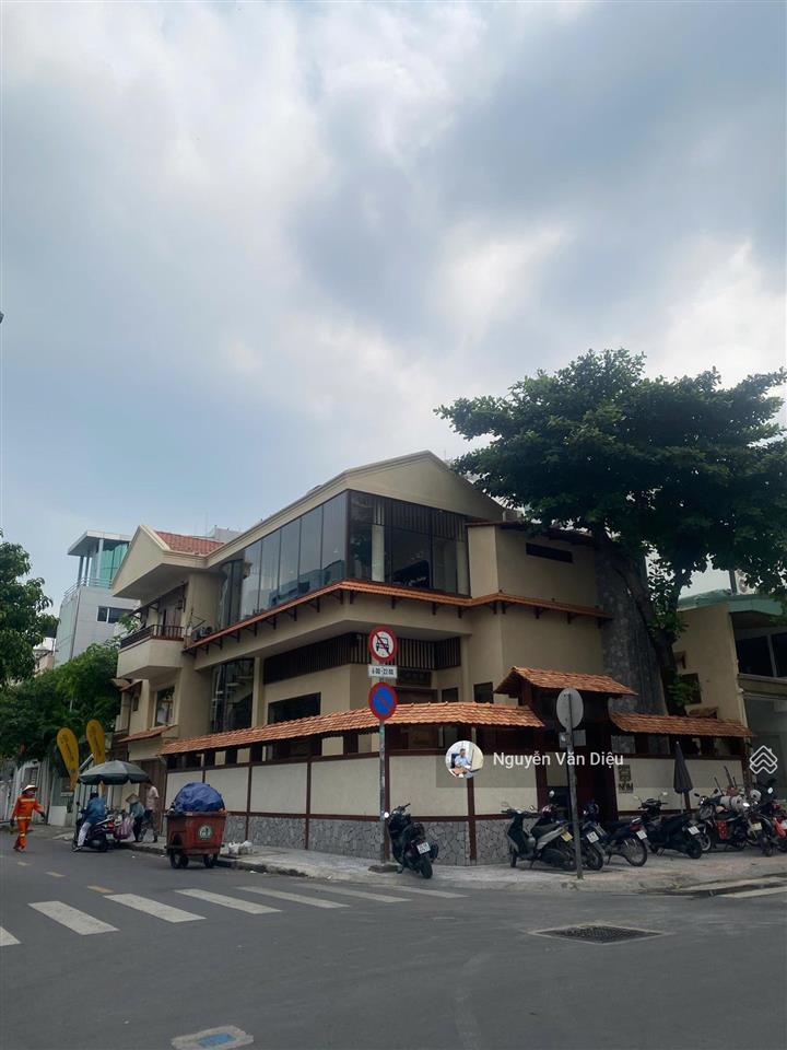 Siêu vị trí !! tòa nhà góc 2 măt đường lương định của quận 2  dt 10x20m  hầm 7 tầng giá 75 tỷ