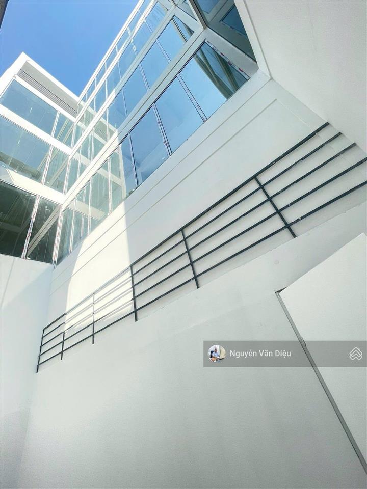 Bán tòa nhà mặt tiền đường nguyễn duy trinh  dt 22mx100m  hầm 8 tầng hđt 600tr/th  giá 135 tỷ