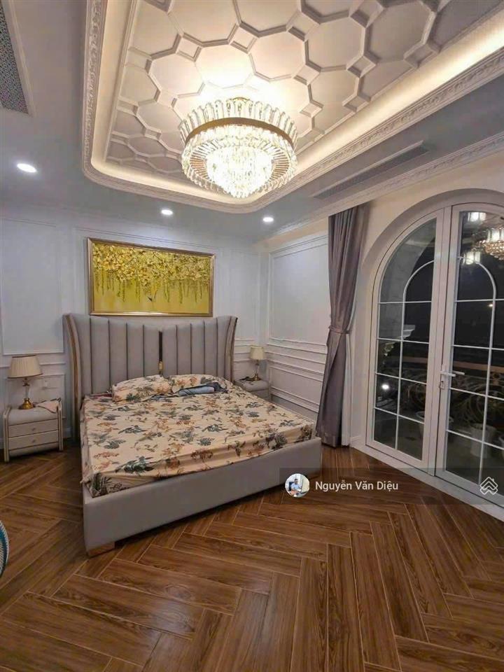 Siêu vị trí ! bán tòa nhà đường nguyễn văn trỗi  dt 8x20m  hầm 8 tầng  hđt 300tr/th  giá 40 tỷ