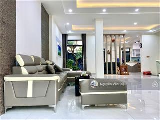 Rẻ nhất thạnh mỹ lợi ! tòa nhà góc 2 mặt tiền đường trương văn bang dt 11x22m  5 tầng  giá 52 tỷ