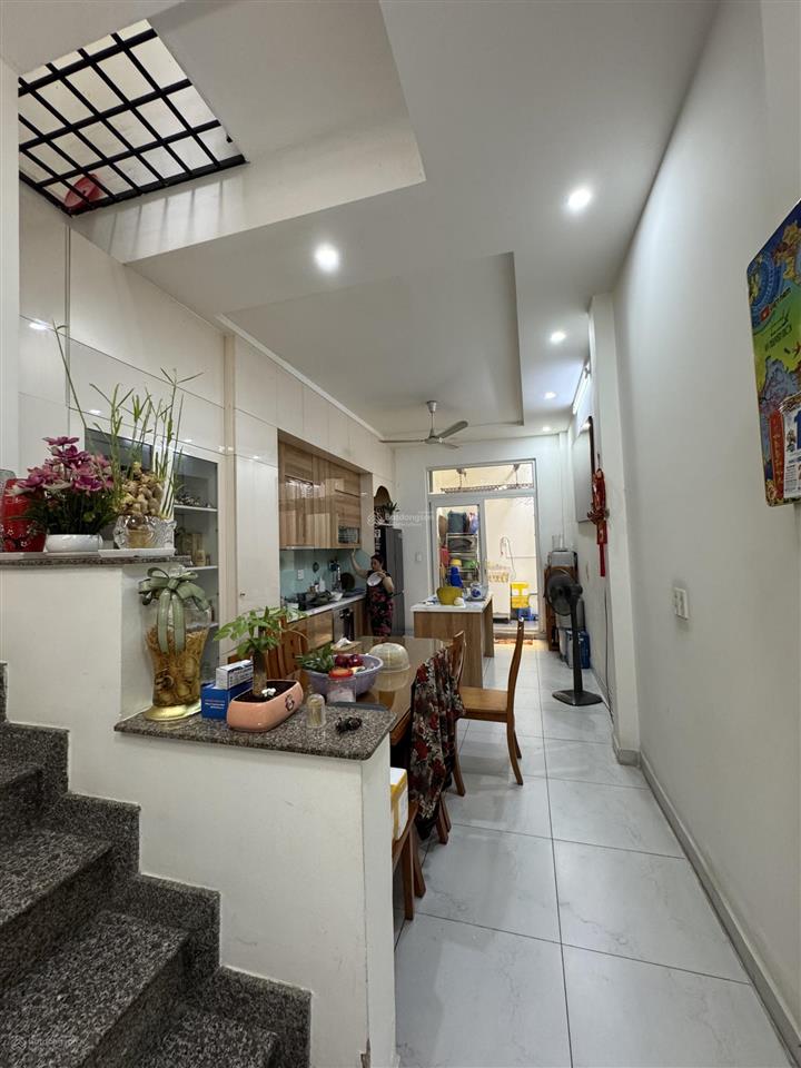 Chính chủ bán nhà hxh điện biên phủ, phường sài gòn (q1 cũ) diện tích 4m x 18m, 4 tầng, giá 18,5 tỷ