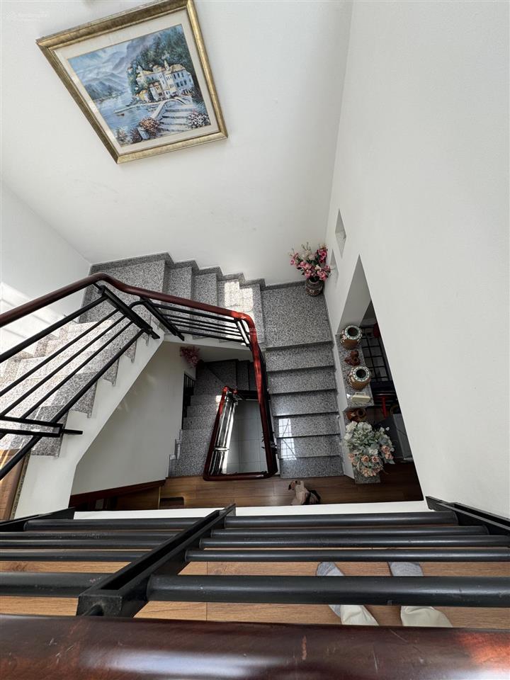 Chính chủ bán nhà hxh điện biên phủ, phường sài gòn (q1 cũ) diện tích 4m x 18m, 4 tầng, giá 18,5 tỷ
