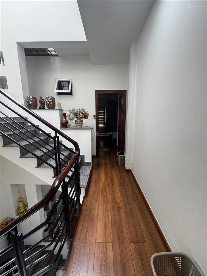 Chính chủ bán nhà hxh điện biên phủ, phường sài gòn (q1 cũ) diện tích 4m x 18m, 4 tầng, giá 18,5 tỷ