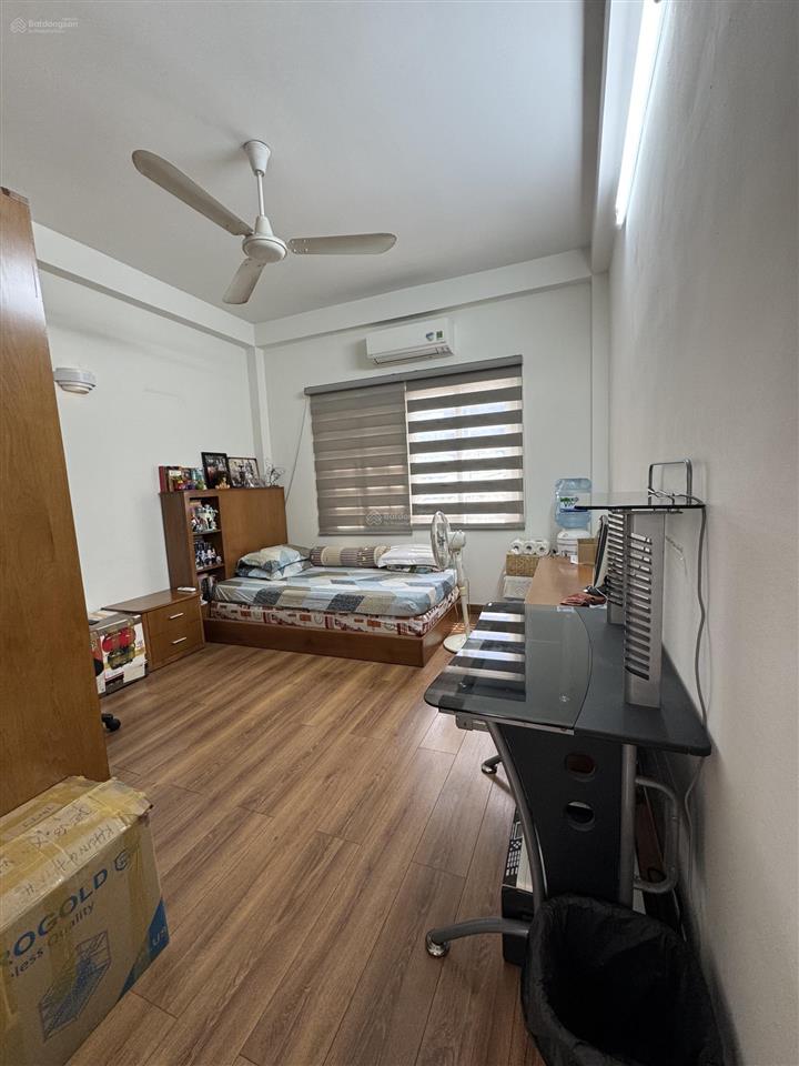 Chính chủ bán nhà hxh điện biên phủ, phường sài gòn (q1 cũ) diện tích 4m x 18m, 4 tầng, giá 18,5 tỷ