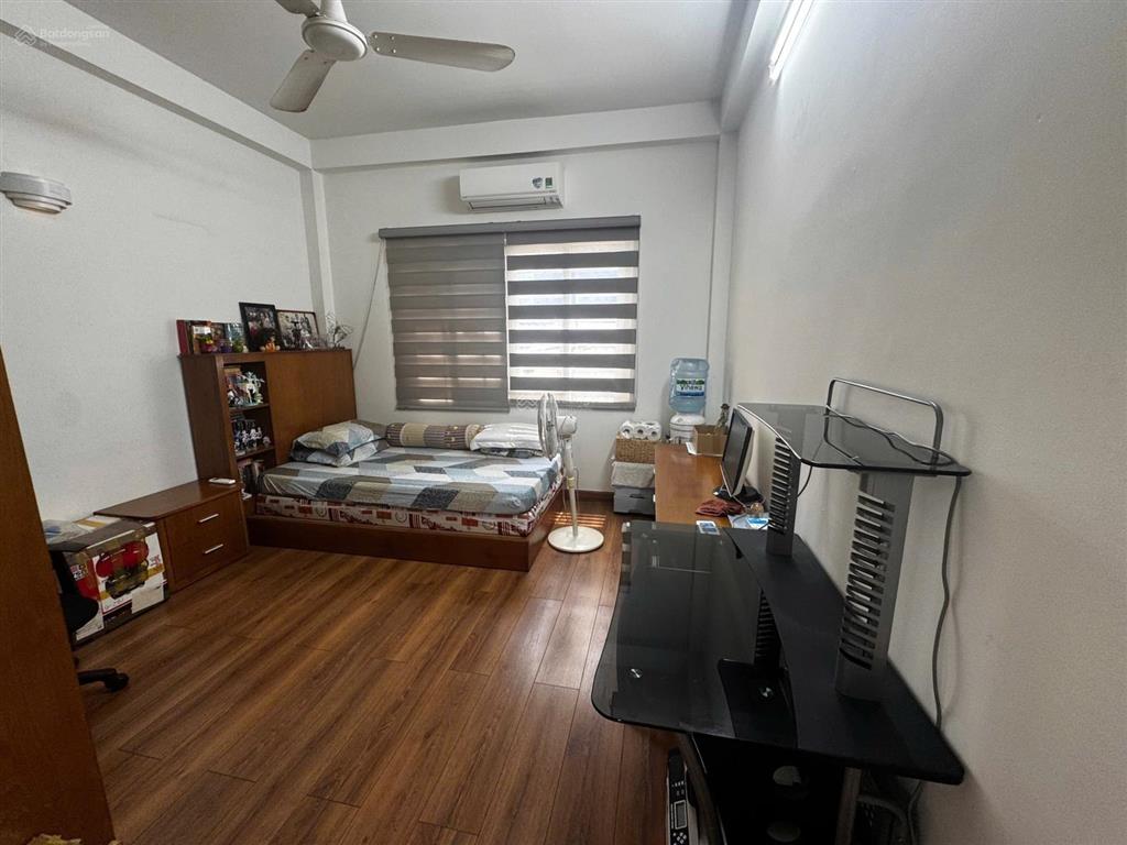 Chính chủ bán nhà hxh điện biên phủ, phường sài gòn (q1 cũ) diện tích 4m x 18m, 4 tầng, giá 18,5 tỷ