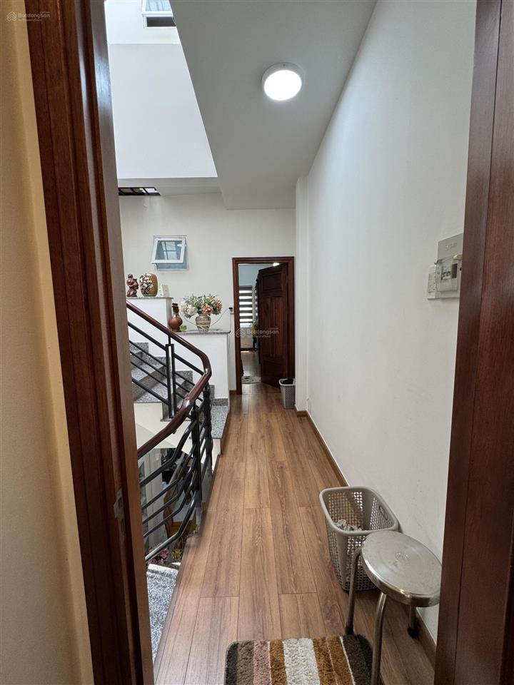 Chính chủ bán nhà hxh điện biên phủ, phường sài gòn (q1 cũ) diện tích 4m x 18m, 4 tầng, giá 18,5 tỷ