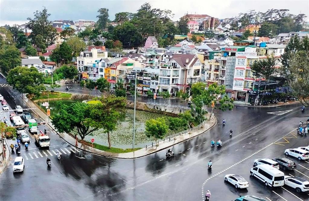 Chính chủ bán 1062m2 đất mặt tiền hoàng văn thụ. tp đà lạt. giá 69,5 tỷ thương lượng