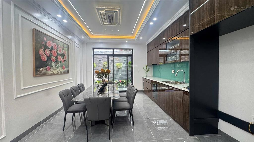 Mr.tuấn nhà 79m x 4 tầng cạnh chung cư cách hạ, nam sơn đường 8m giá chỉ 5,5 tỷ