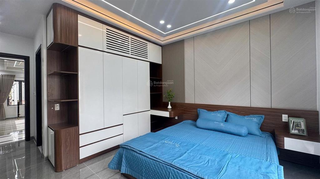 Mr.tuấn nhà 79m x 4 tầng cạnh chung cư cách hạ, nam sơn đường 8m giá chỉ 5,5 tỷ