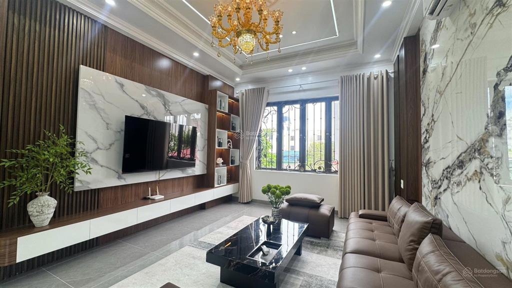 Mr.tuấn nhà 79m x 4 tầng cạnh chung cư cách hạ, nam sơn đường 8m giá chỉ 5,5 tỷ