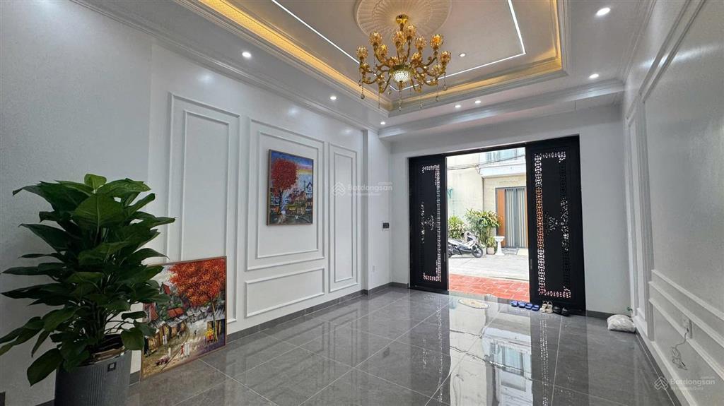 Mr.tuấn nhà 79m x 4 tầng cạnh chung cư cách hạ, nam sơn đường 8m giá chỉ 5,5 tỷ