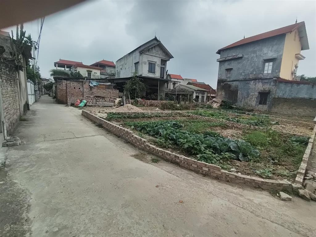 Bán mảnh lô góc tại đông dư, bát tràng ( gia lâm cũ ) ô tô 7 chỗ vào đất