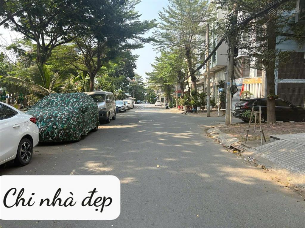 Đất mặt tiền  4x23m  xây dựng cao tầng. sát phú mỹ hưng