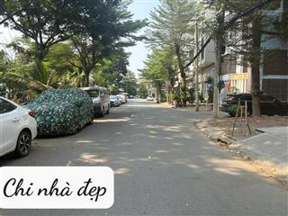 Đất mặt tiền4x23mxây dựng cao tầng. sát phú mỹ hưng