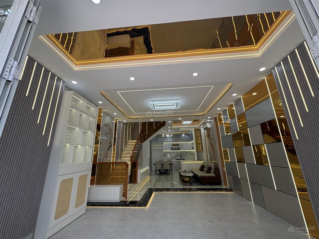 Nhà đẹp lung linh 3 tầng, xe hơi đậu nhà  5x12m