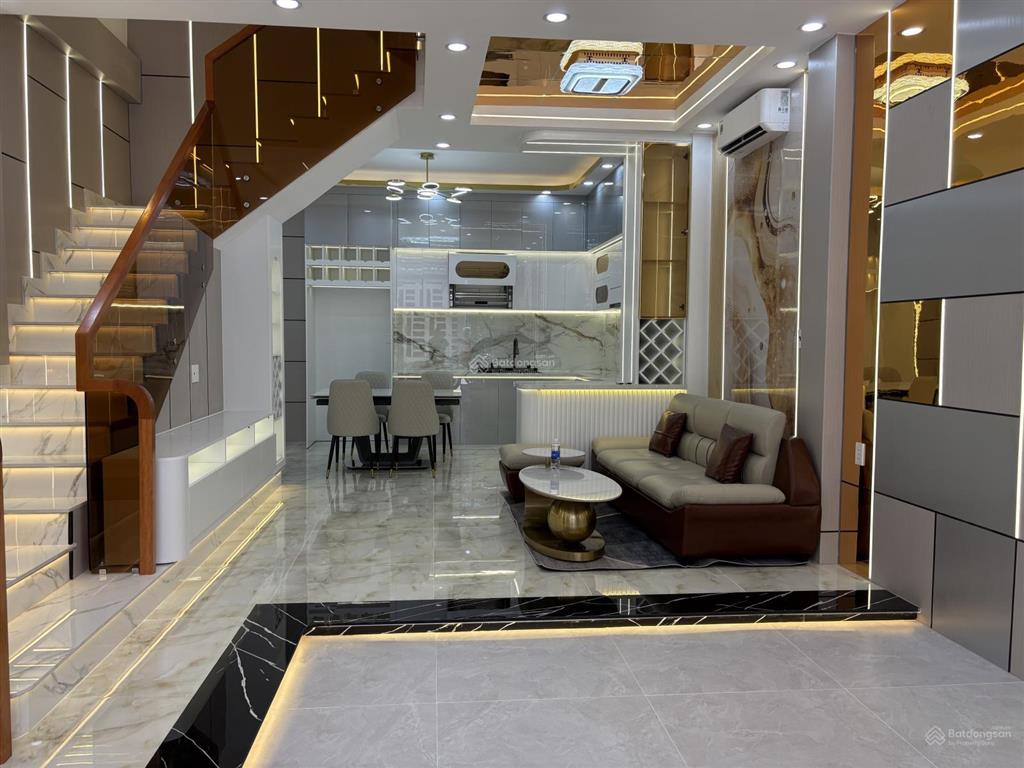 Nhà đẹp lung linh 3 tầng, xe hơi đậu nhà  5x12m