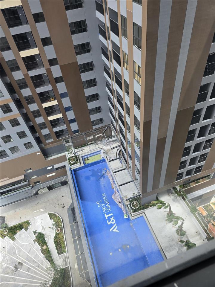 Bán căn 1pn 47m2 a&t sky garden giá chỉ 1,94 tỷ bao gồm 102% và thuế phí mua bán. hỗ trợ vay bank