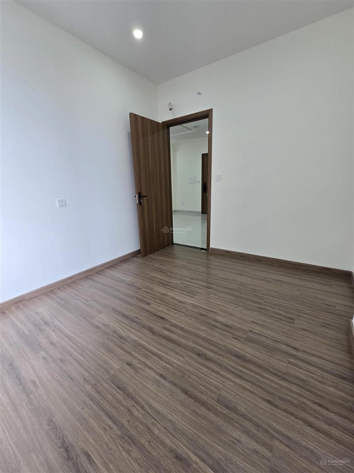 Bán gấp 1pn47m2 chỉ 1,87tỷ bao gồm vat thuế phí. a&t sky garden tầng đẹp view hồ bơi. 0906 333 ***