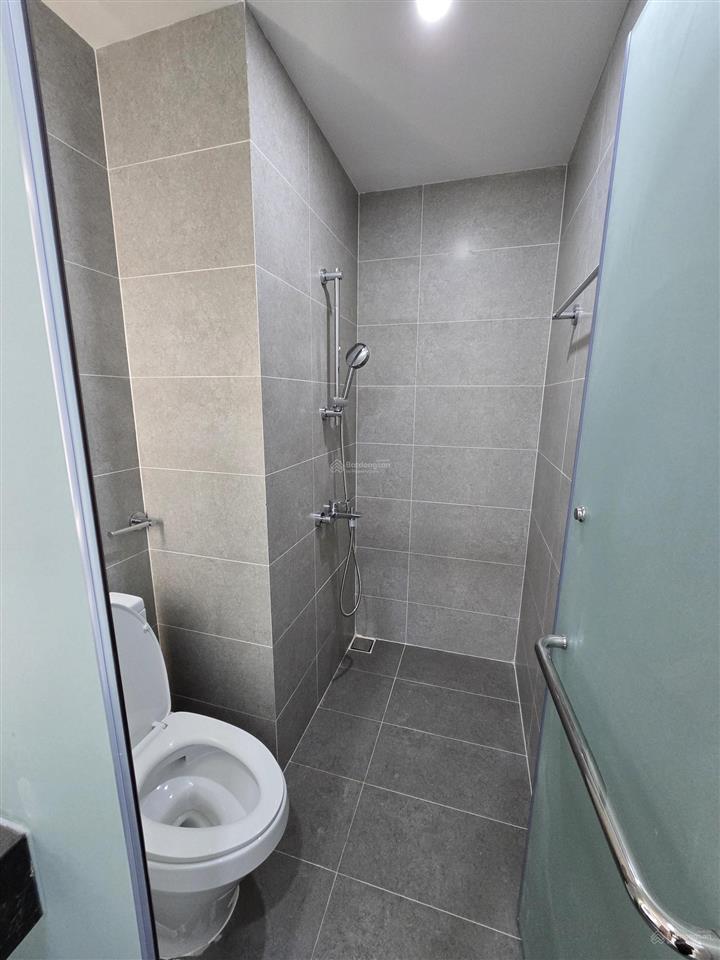 Bán gấp 1pn47m2 chỉ 1,87tỷ bao gồm vat thuế phí. a&t sky garden tầng đẹp view hồ bơi. 0906 333 ***