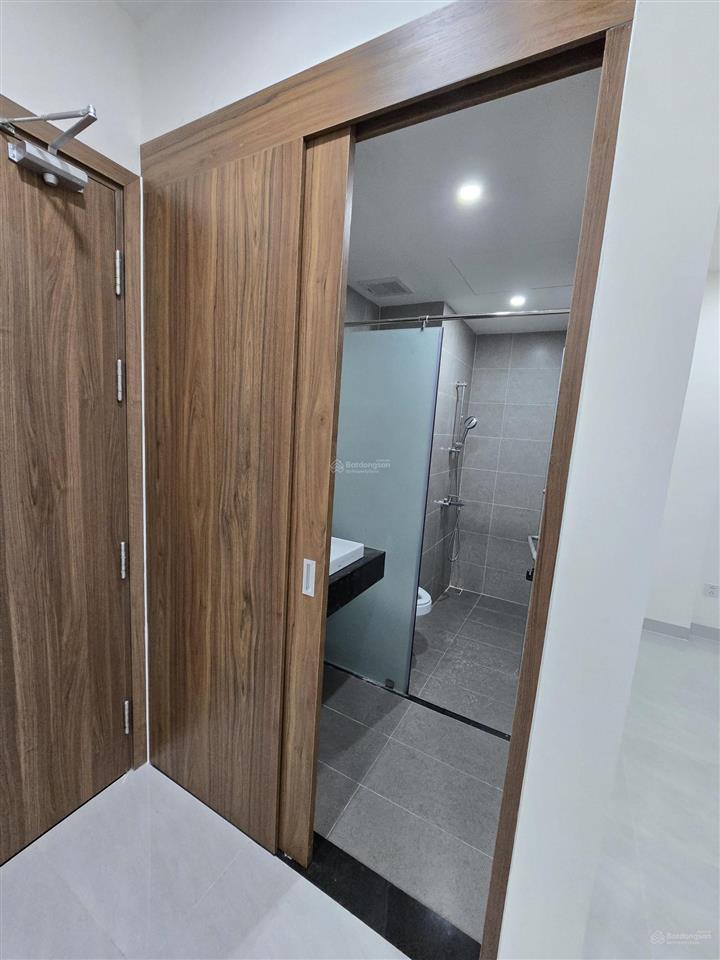 Bán gấp 1pn47m2 chỉ 1,87tỷ bao gồm vat thuế phí. a&t sky garden tầng đẹp view hồ bơi. 0906 333 ***