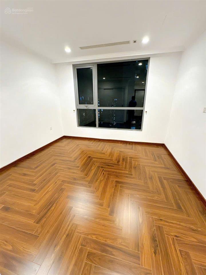Em cần cho thuê 3pn căn góc tầng trung, không nội thất s 128,2m2 gía 20tr/tháng  0964 862 ***