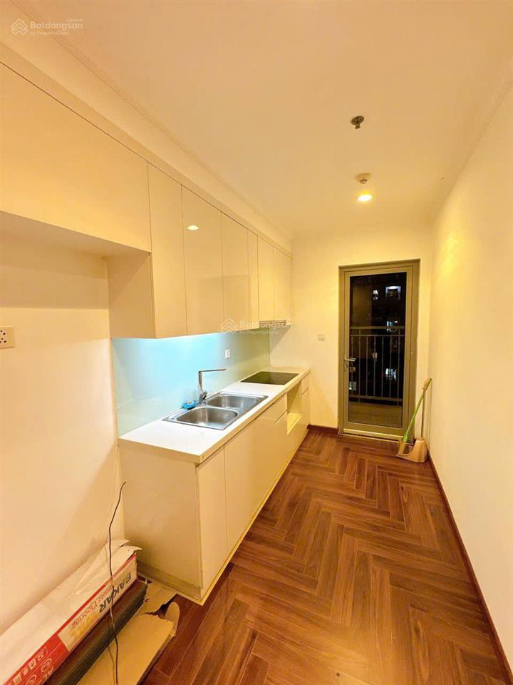 Em cần cho thuê 3pn căn góc tầng trung, không nội thất s 128,2m2 gía 20tr/tháng  0964 862 ***
