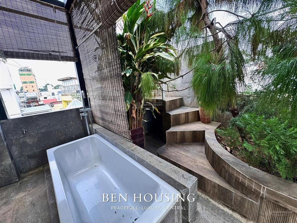 Khu vườn riêng trên cao | penthouse 1 phòng ngủ