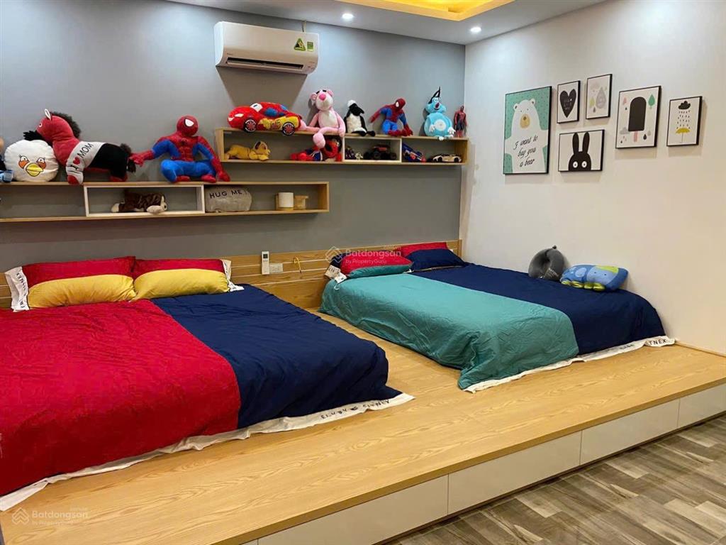 Nhà đẹp lô góc độc lập lạch tray ô tô vào tận nhà đối diện đh hàng hải