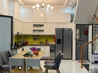 Nhà đẹp lô góc độc lập lạch tray ô tô vào tận nhà đối diện đh hàng hải