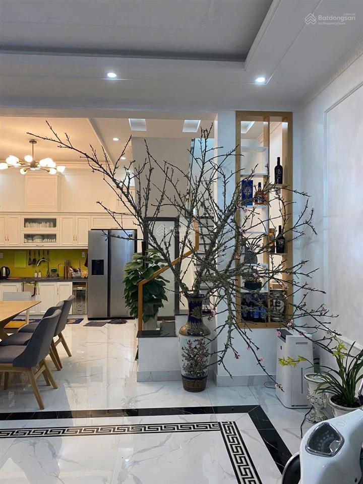 Nhà đẹp lô góc độc lập lạch tray ô tô vào tận nhà đối diện đh hàng hải