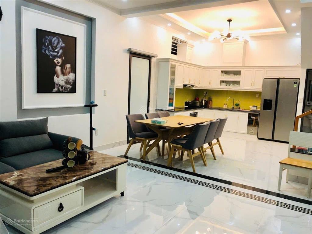 Nhà đẹp lô góc độc lập lạch tray ô tô vào tận nhà đối diện đh hàng hải