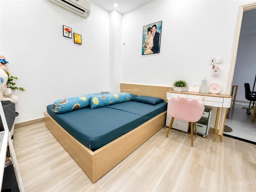 Bán nhà hxt nguyễn văn thương, 4 tầng btct, ngang 4m x 9m, khu dân trí cao.
