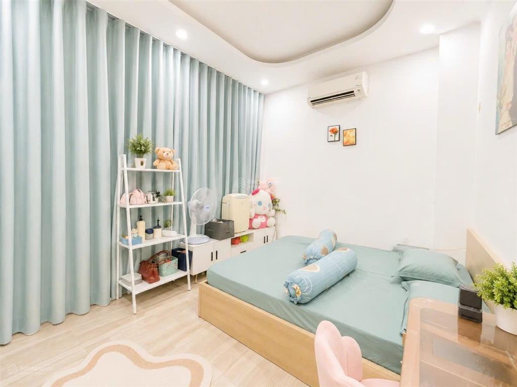 Bán nhà hxt nguyễn văn thương, 4 tầng btct, ngang 4m x 9m, khu dân trí cao.