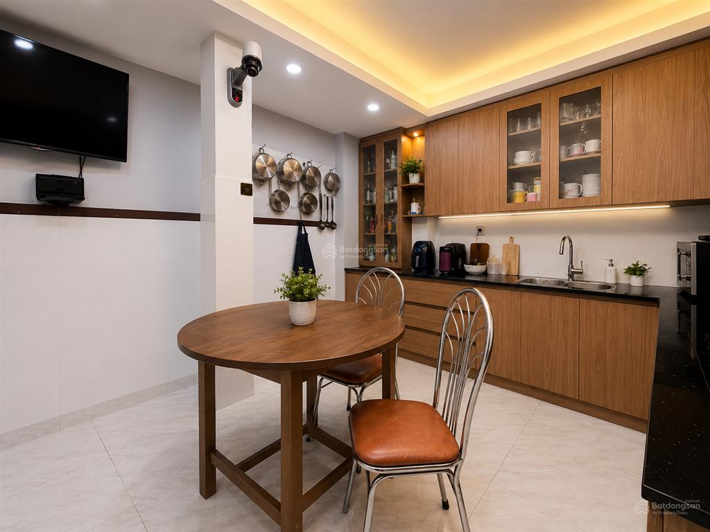 Bán nhà lê quang định, 5 tầng, 60m2, ô tô quay đầu, ngang 6x11m, nhà mới đẹp